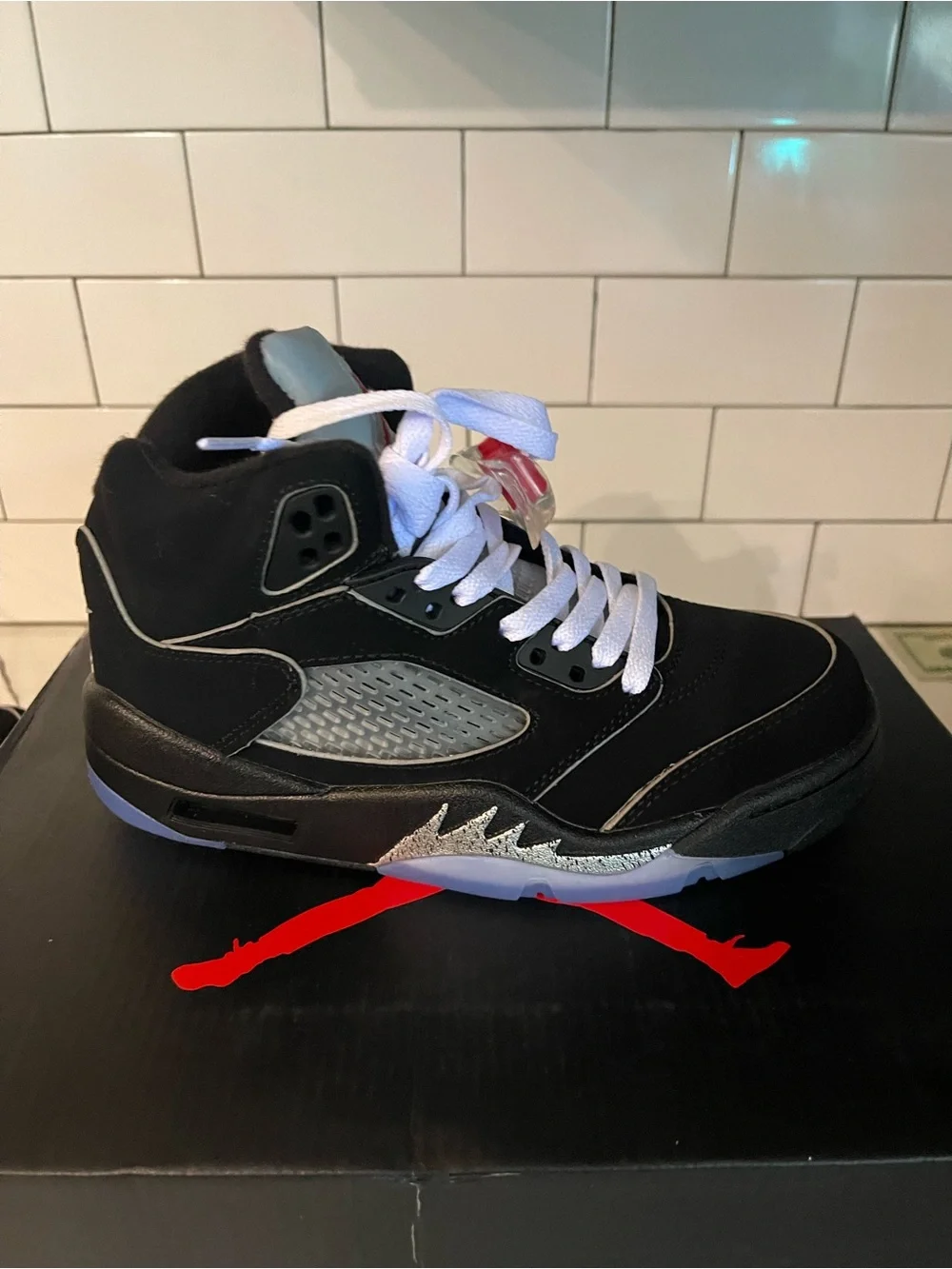 Mens Retro 5 Metallic Size 4.